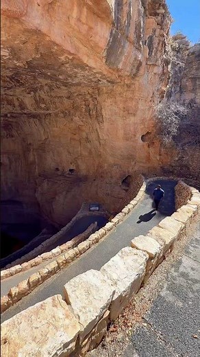 Exploring the Massive Underground World of Carlsbad Caverns National Park |America’s Craziest Point