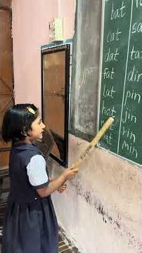 1st std student reading three letters word 😀 #school #zpcps Gadhepiplagaon #education #teacher word