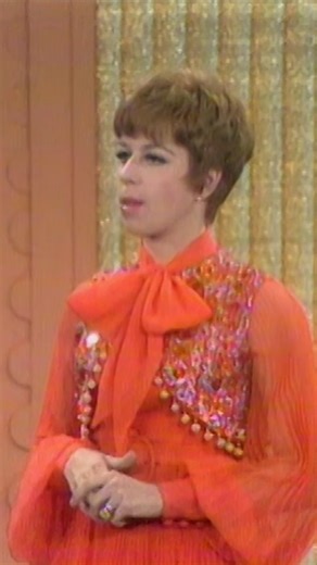 Did the audience plan this? #carolburnett #carolburnettshow #comedy | The Carol Burnett Show (OFFICIAL)
