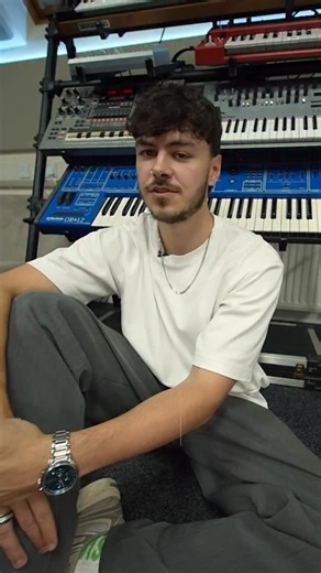 SYNTHO on Instagram: "Tech House in 15 Minutes. Whether you’re a beginner or an experienced producer, this 15-minute Tech House tutorial is designed to help you work faster and more creatively in Ableton Live. ADR guides you through a fast, practical Tech House production workflow - covering drums, bass, groove, arrangement, and key sound choices so you can get ideas down quickly without overthinking. Learn how to select the right Tech House samples and design synth sounds that actually fit your