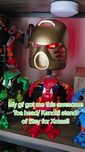 Its beautiful... Merry Christmas!! Thank you love! @shelby.blair #bionicle #bioniclelego #bionicletiktok