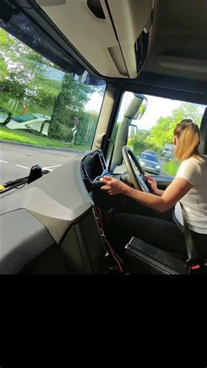 More and more Women are joining the HGV industry. 🚛 #hgvtraining #truckdriver #trucking