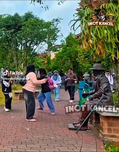 Bushman Pranks: Hilarious Hidden Camera Moments