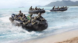 US is Practicing Insane Beach Invasion Techniques With Powerful Speed Boats
