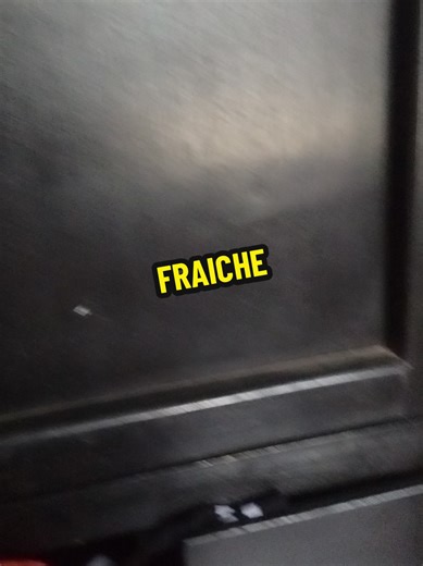 Le Male Elixir de Jean Paul Gaultier es una fragancia de la familia olfativa Oriental Fougère para Hombres. Le Male Elixir se lanzó en 2023. La Nariz detrás de esta fragrancia es Quentin Bisch. Las Notas de Salida son lavanda y menta; las Notas de Corazón son vainilla y benjuí; las Notas de Fondo son miel, haba tonka y tabaco #perfumesmasculinos #perfumesfemeninos #perfumesarabes #fraiche #jeanpaulgaultier