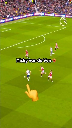 No One Can CATCH HIM On The Pitch 😓