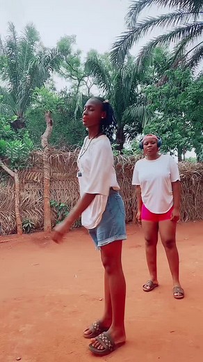 Hopping on Diz with My Big Sis: Fun Moments