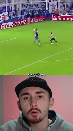 Lembra dessa ZEBRA histórica na Sul-americana 2013? 🧐 A Ponte Preta viveu uma temporada que parecia impossível de explicar. De um lado, o clube fazia sua primeira participação em uma competição internacional. Do outro, terminaria o ano rebaixado para a Série B. #futebolbrasileiro #brasileirao #pontepreta #futebolnotiktok #tiktokesportes