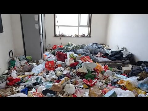A house drowned in dirt and chaos for years😱a mission that seemed impossible🤮clean the dertes houses