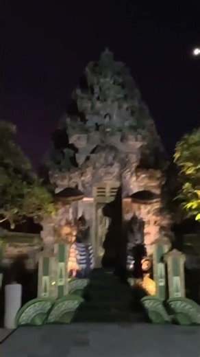 Ubud Bali #travel #southeastasia #indonesia #ubudbali #balitravel #night #asia #art #statue #temple