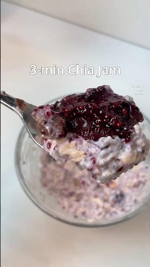 Sugar-Free🍓🫐 3-Min Microwave Berry Chia Jam Recipe