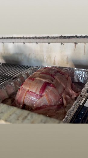 Nos amoureux de la saveur jambon fumé à l’érable, cette publication vous fera baver. 🤤🙊 La saveur jambon fumé à l'érable est une recette unique à base de jambon et de vrai sirop d’érable. 🍁 | Jawgler