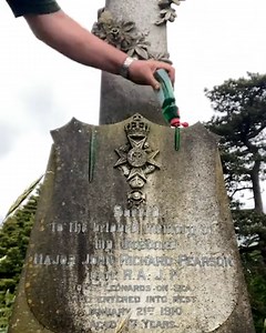 Military gravestone cleaning Partner: militarygraverestorer | Bored Panda Art