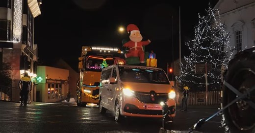 Watch: Dazzling 'Light Up Letterkenny' rolls through town! - Donegal Daily