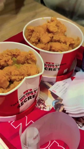 Pyasi Pyasi Teri Labo | Monika O my darling | #kfc #viral #dance #trending #ytshorts #dhurandhar