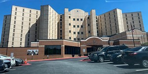 4 Fulton County Jail security officers charged in contraband sting