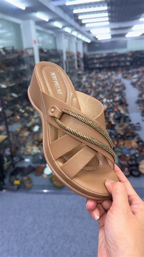 good quality#slipper #sandal #shoefactory #WomensSandals #Footwear