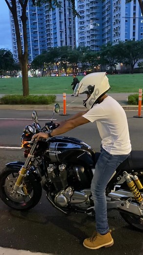 Honda CB1100: Classic Motorcycle Showcase