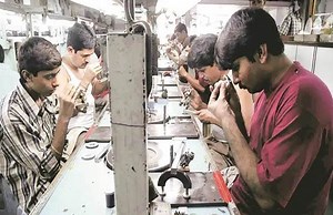 Corona Virus से फीकी पड़ रही सूरत के हीरा कारोबार की चमक, 8,000 करोड़ रुपये के नुकसान की आशंका