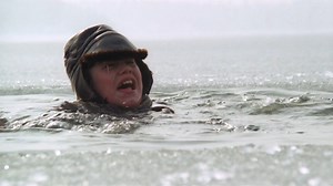 Minns ni när Lasse åkte ner i isvaken i Mer om oss barn i Bullerbyn? ”Mamma och moster Jenny hade sagt åt oss att vi skulle akta oss för vaken. Men Lasse, han skulle jämt göra sig märkvärdig.” Har du någon gång gjort något dumdristigt som du fick ångra i efterhand? Astrid Lindgrens filmer finns hos SF Anytime | Astrid Lindgrens Sida