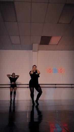 THIS SUNDAY 👠 I’ll be teaching ONE more class for the year……so come through and dance with meeeeee 🥰 🧠 @alannah.andersen 📍 @momentumdancemaui 🎶 @kehlani | MVME Dance Company