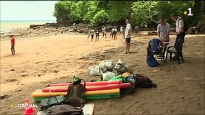 14K views · 253 reactions | Le premier Centre Loisirs Jeunesse de Mayotte s'est ouvert mardi. Près de 30 jeunes ont participé à des activités de plein air. | Mayotte la 1ère | Facebook