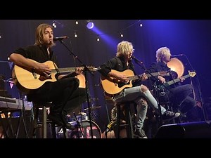 R5 sings "Smile" Live for Radio Disney