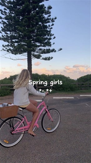Not my usual Christmas content butin the next ill do summer girls ☀️🌷🪩#springgirls #springaesthetic #fyp #foryoupage #viral #springtime #spring24