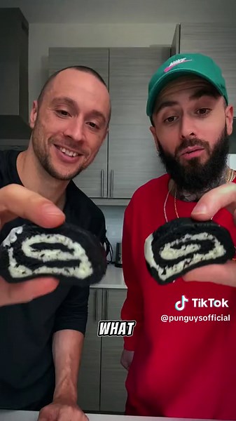 Oreo Sushi Rolls #oreo #sushi #foodhacks #foodchallenge #thepunguys #fyp