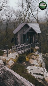 There's something undeniably magical about cozy Sundays spent in our cabin. 🪄 Whether it's the tranquil surrounding nature, the crackling fireplace, or the charm of the rustic interiors - it all comes together to create an atmosphere of pure relaxation. Imagine sipping your morning coffee in these serene views. Ready to experience it for real? Book your stay now: https://www.airbnb.com/rooms/43456392?guests=1&adults=1&s=67&unique_share_id=088ac788-8c31-4fcc-b74c-425e56679347 - #RavenRockMountai