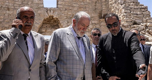 Huckabee visits target of West Bank arson attack