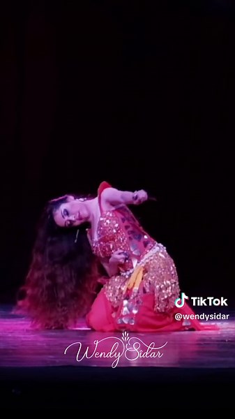 Traditional Iraqi Dance 'Al Hacha'a' by Mexican Dancer Wendy Sîdar