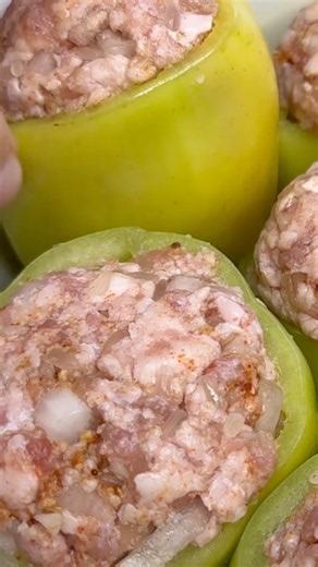 These Stuffed Bell Peppers Look Incredible 😍