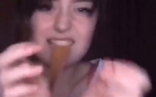 如何用皮带捆住你女朋友的双手？？