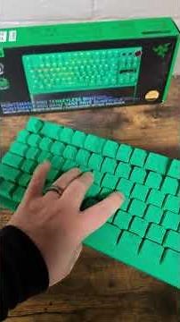 Unboxing the Razer Huntsman V3 Pro TKL 8K gaming keyboard in ESPORTS GREEN! #razer #esports
