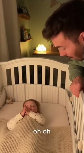 “Baby Starts Clapping While ‘Sleeping’ 😂”