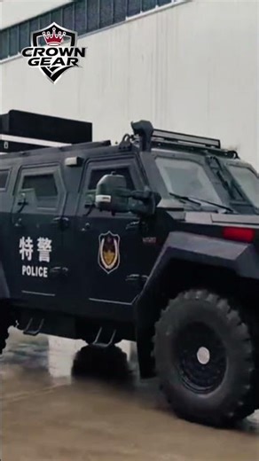 Armored vehicle with automatic fire suppression system