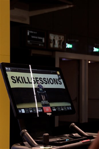 Numériser, se connecter et s'entraîner : la technologie intelligente qui révolutionne les salles de sport et les séances d'entraînement à domicile
