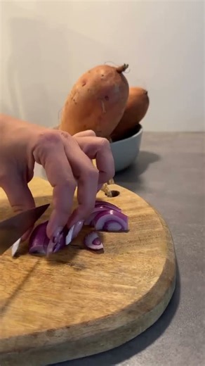 Müsst ihr nachmachen! 😍🤝🏼👉🏻 Ihr braucht Kartoffeln Zucchini Paprika Zwiebel Hähnchen