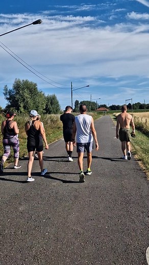 FitRun 🏃‍♀️🔥 – Courir ensemble, chacun à son rythme ! Du fun, de l’effort et une super ambiance ! Des groupes selon les niveaux, un petit challenge pour ceux qui veulent se tester 💪, et toujours de l'entraide à chaque foulée. Final en beauté avec la montée au Terril : vue panoramique, esprit collectif au top 🏞️✨ 📍Tous les vendredis à 18h, rejoins-nous pour transpirer, progresser, et surtout kiffer ! Peu importe ton niveau, l’esprit FitRun, c’est pour tout le monde 🙌 #FitRun #RunningClub #C