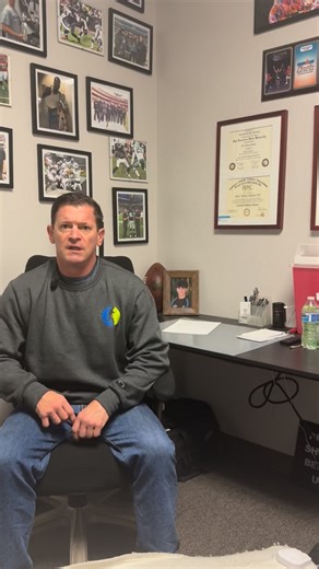 Let’s discuss the difference in technique and education of dry needling vs acupuncture! Several people have reached out to me regarding this story about TJ Watt. It was reported that he had surgery today on a punctured lung stemming for a “dry needling” treatment. #sportsacupuncture #dryneedling #sportsrehab | Accelerate Sports Medicine