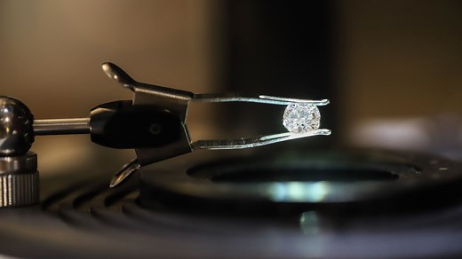 Diamond-based quantum battery holds charge longer without leaks