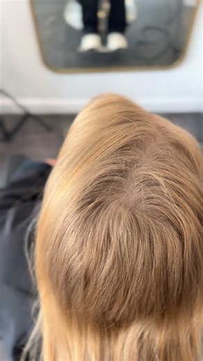 Simple back section foilayage placement Here’s one of my favorite techniques for a lived-in foilayage! I love this placement because it’s so customizable and can work on EVERYONE 🙌🏼 🩶@framar starstruck silver foil roll 💕@pinkpewter never let go comb @behindthechair_com #behindthechair @thebtcteam #thebtcteam #haireducation #haireducator #modernsalon #hairtutorial #hairvideos #blondeexpert #blondespecialist #howtodohair #blondefoils #hairtransformation #reels #reelsinstagram #foilayage #foilp