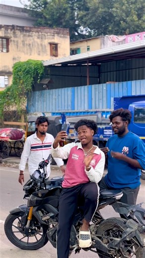 @its_mekolarukishore on Instagram: "Tag that friend...😂💯🤣 . . .ಡωಡ„ („ಡωಡ„) @its_mekolarukishore („ಡωಡ„) („ಡωಡ„) #reels #its_mekolarukishore💖✨🎀 💖✨🎀 #viral #explore #view #trending #fun #comedy #insta #own #ownvoice #myvoice #instadaily #content #owncontent #1m #morning #memes #contentcreator #instagram View all 83 comments###"