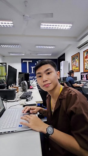 Life as a Journalism Intern: A Day in the Newsroom