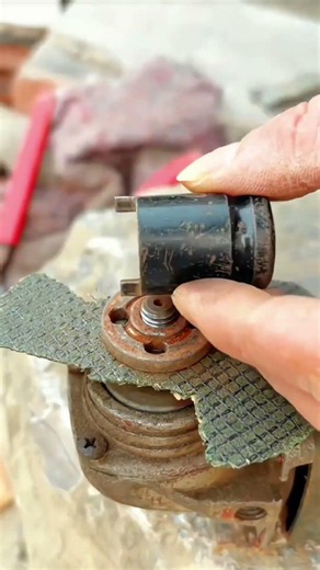 Change Angle Grinder Disc Fast With Drill And Socket