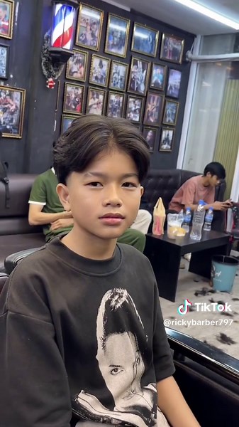 Mastering the Taper Middle Part Haircut Tutorial