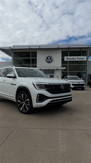 What exactly is 4Motion? 🤔🚙 We get asked this a lot! 4Motion isn't just standard All-Wheel Drive; it’s an intelligent system that detects exactly which wheels need power in real-time. Whether you need efficiency in Eco, a thrill in Sport, or extra grip in Off Road or Snow modes, the VW Atlas adapts to the road with just the push of a button. Check out how easy it is to customize your drive! 👇 📍 Visit us at Brandon Tomes Volkswagen to test it out yourself. #VWAtlas #4Motion #VWTech #BrandonTo