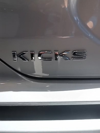 Adquiere tu Nissan Kicks 2024 en Gris Plateado | Jidosha