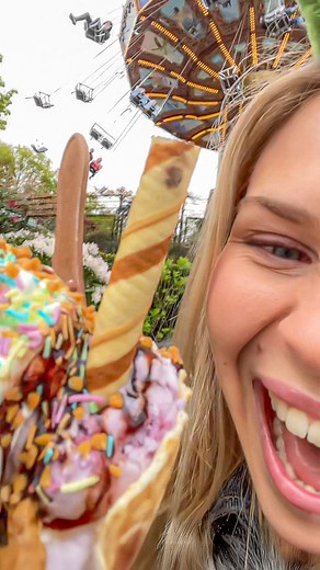 Ät glassen, och skeden...? 👀🍦 För att minska avfallet från engångsartiklar kan du nu avnjuta din glass med sprillans nya spröda kexskedar från @gottlery 😋 – glassigt gott! 🤩🎊 📖 Läs mer om Lisebergs hållbarhetsarbete på liseberg.se/hallbarhet #liseberg #gottlery #göteborg #sommar | Liseberg